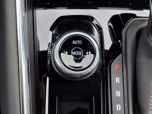 Used 2024 GMC Canyon AT4 w/ AT4 Premium Package image 12