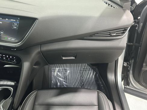 Used 2023 Buick Envision Essence image 24