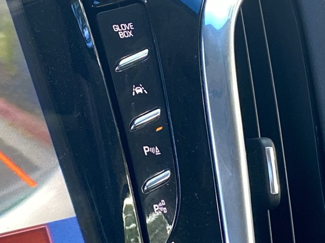 Used 2017 Cadillac Escalade ESV Luxury AWD/4WD image 26