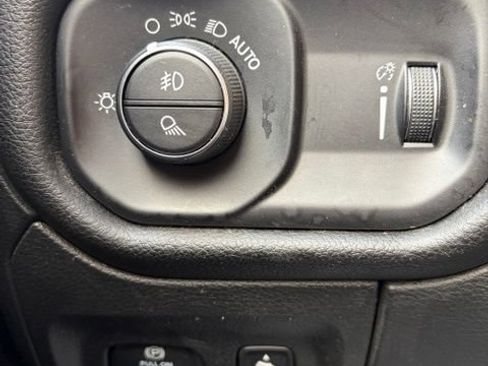 Used 2023 RAM 1500 Big Horn AWD/4WD image 27