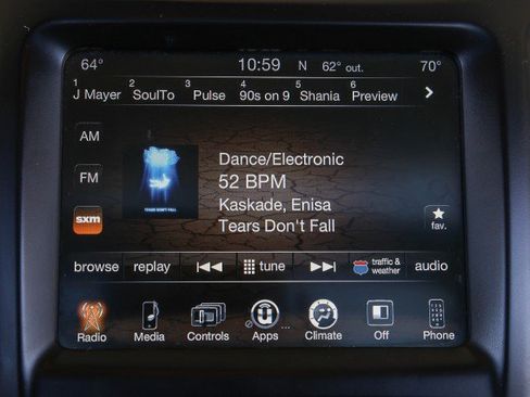 Used 2018 Jeep Cherokee Latitude Plus w/ Comfort/Convenience Group FWD image 14