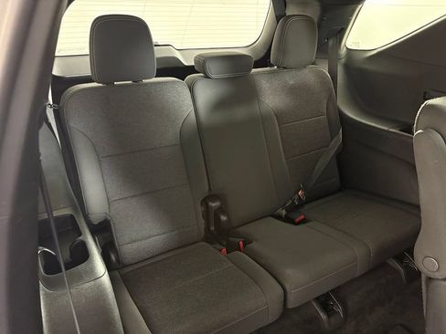 Used 2024 Chevrolet Traverse LT FWD image 42