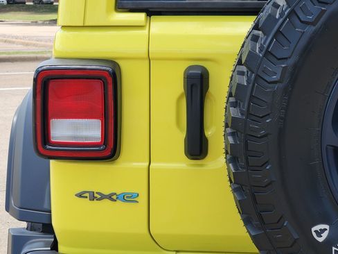 Used 2023 Jeep Wrangler Unlimited w/ Cold Weather Group AWD/4WD image 15