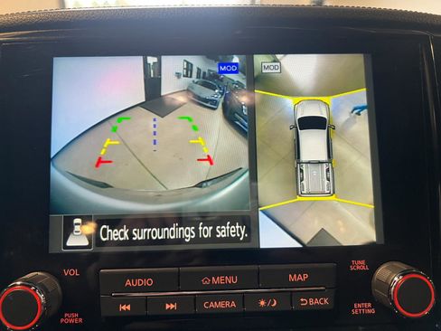 Used 2021 Nissan Titan Platinum Reserve w/ Moonroof Package image 19