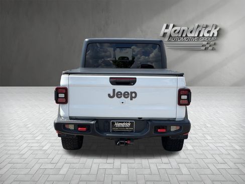 Used 2024 Jeep Gladiator Rubicon w/ Technology Group AWD/4WD image 9