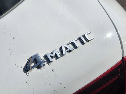 Used 2021 Mercedes-Benz GLC 300 4MATIC image 12