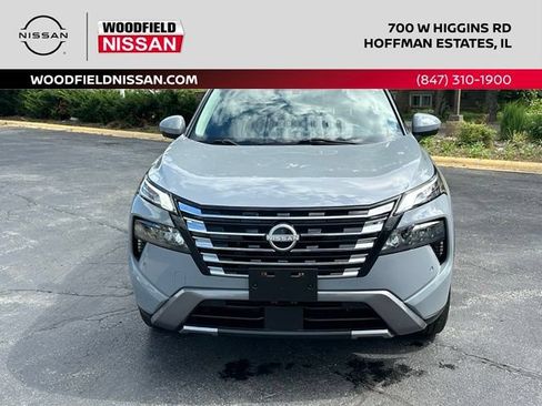 Used 2024 Nissan Rogue SL AWD/4WD image 2
