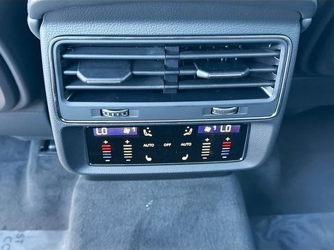 New 2026 Audi SQ7 Prestige image 19