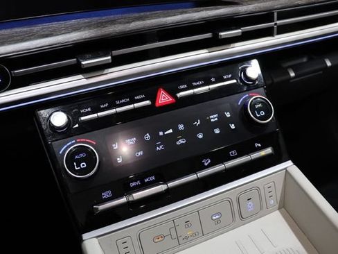 Used 2025 Hyundai Santa Fe Calligraphy FWD image 27