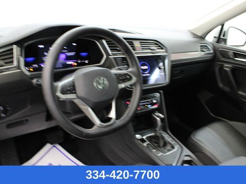 Certified 2023 Volkswagen Tiguan SE w/ Panoramic Sunroof Package image 15