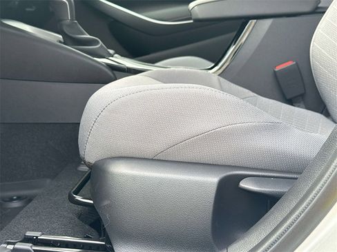 Used 2025 Toyota Corolla SE image 11