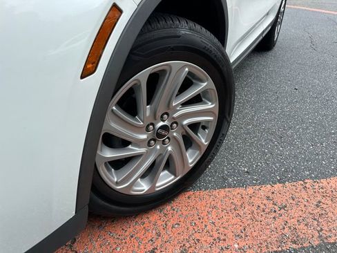 Used 2021 Lincoln Corsair FWD image 10