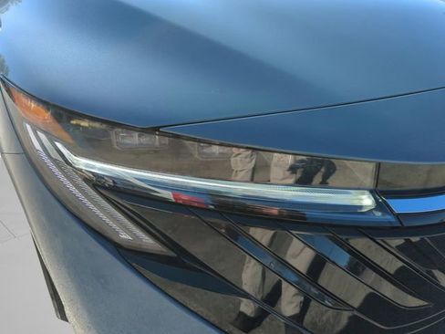 New 2026 Nissan Sentra SR w/ Floor Mat Package FWD image 11