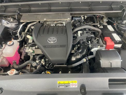 Used 2023 Toyota Highlander XLE image 20