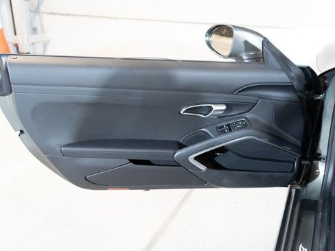 Certified 2025 Porsche 718 Boxster RWD image 16