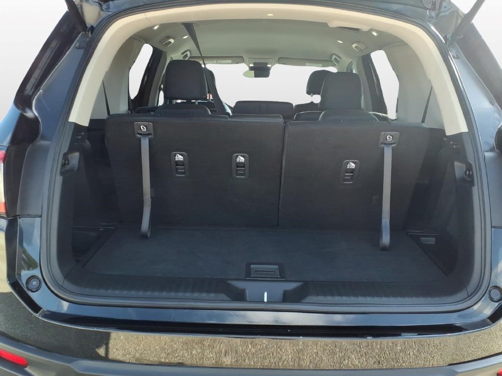 Used 2025 Honda Pilot EX-L image 10