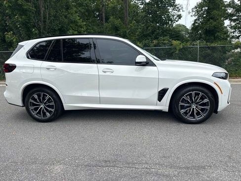 Used 2025 BMW X5 xDrive40i w/ M Sport Package AWD/4WD image 4