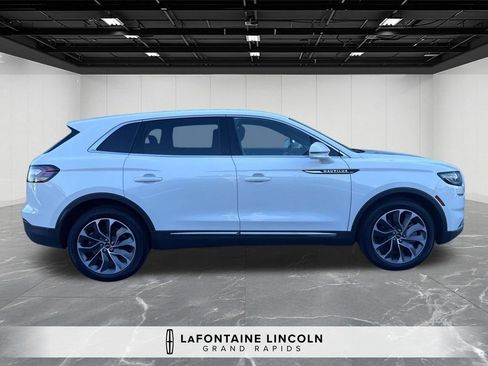 Certified 2023 Lincoln Nautilus Reserve AWD/4WD image 6