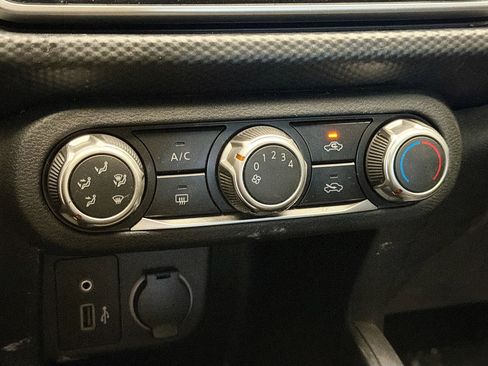 Used 2022 Nissan Kicks S FWD image 10