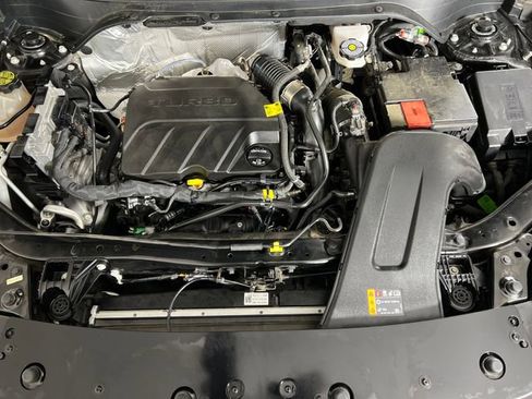 Used 2024 Chevrolet Trax ACTIV w/ Sunroof Package image 21