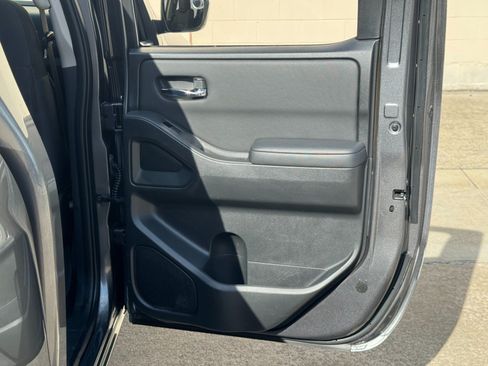 Used 2022 Nissan Frontier SV RWD image 36