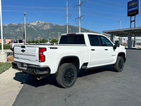 New 2026 Chevrolet Silverado 3500 LTZ w/ LTZ Plus Package AWD/4WD image 7