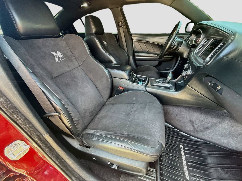 Used 2019 Dodge Charger Scat Pack w/ Dynamics Package RWD image 31