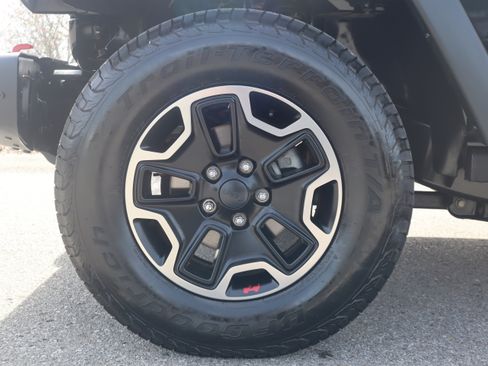 Used 2017 Jeep Wrangler Unlimited Rubicon image 11