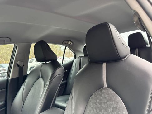Used 2022 Toyota Camry XSE w/ Navigation Package image 15