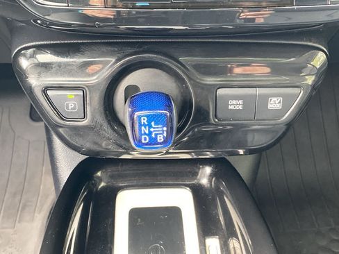 Used 2016 Toyota Prius Four w/ Advanced Technology Package FWD image 28