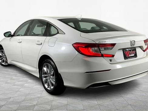 Used 2019 Honda Accord LX image 4