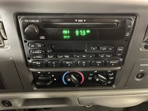 Used 2002 Ford F250 XLT image 12