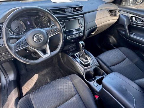 Used 2019 Nissan Rogue SV w/ Premium Package image 7