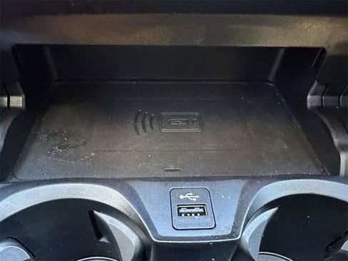 Used 2022 BMW 330i xDrive Sedan w/ M Sport Package image 25