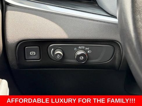 Used 2021 Buick Enclave Essence w/ LPO, Touring Package FWD image 20