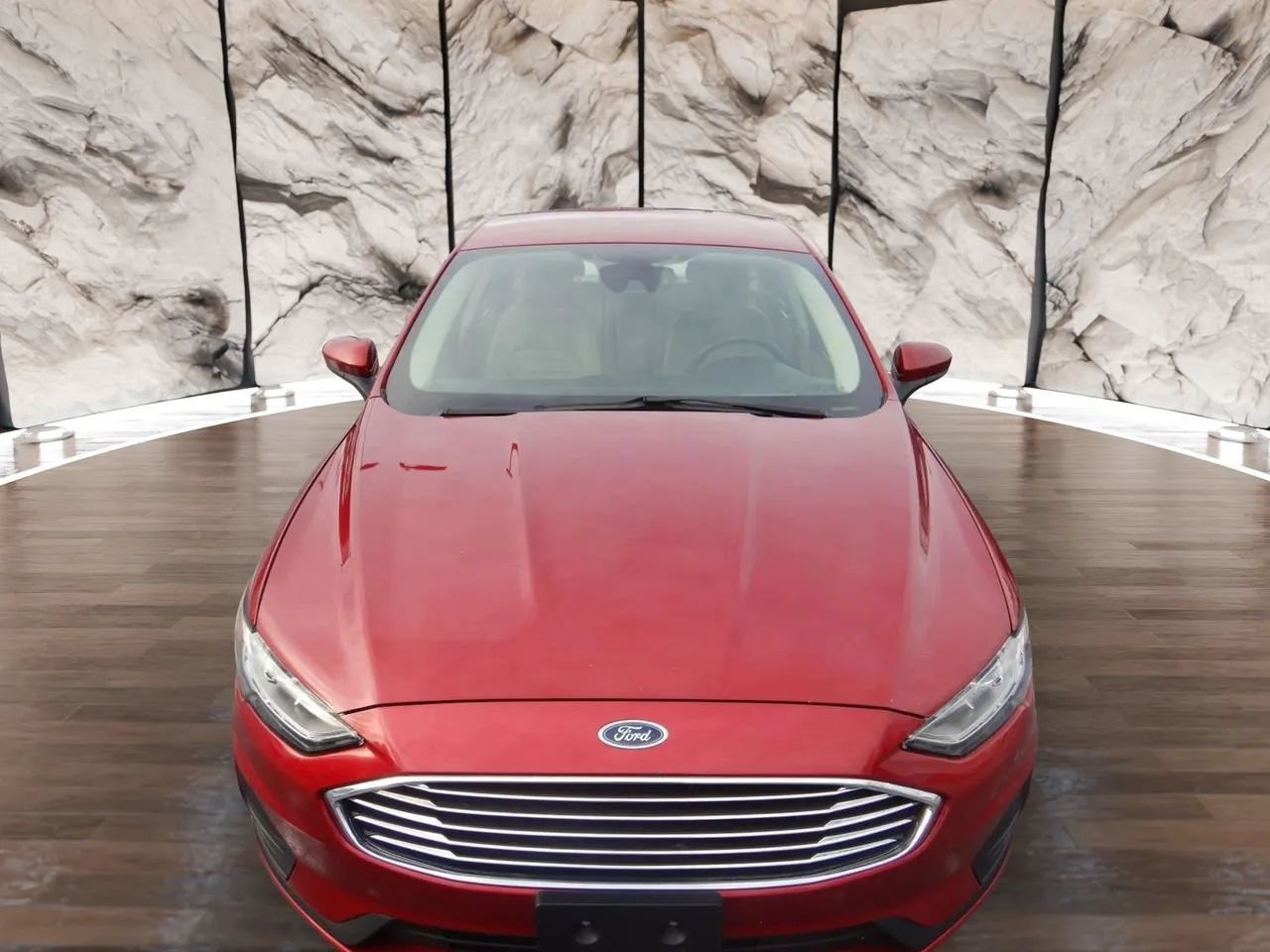 Used 2019 Ford Fusion SE FWD image 3