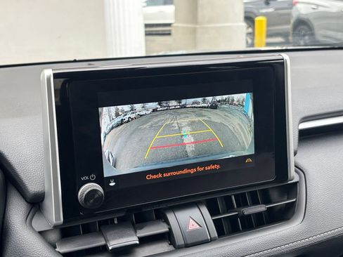 Used 2025 Toyota RAV4 XLE image 17