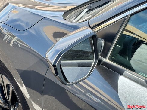 Used 2018 Honda Civic EX-L image 9