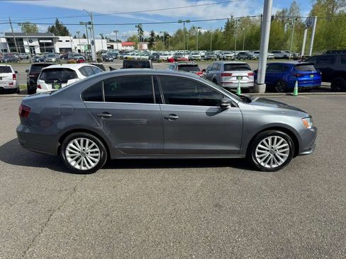 Used 2016 Volkswagen Jetta SEL FWD image 6