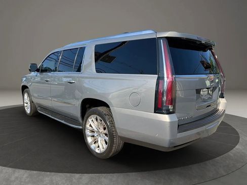Used 2017 Cadillac Escalade ESV Premium Luxury AWD/4WD image 7