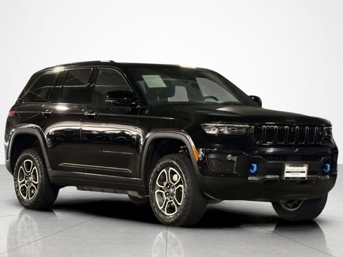 Used 2023 Jeep Grand Cherokee Trailhawk w/ Advanced Protech Group II AWD/4WD image 7