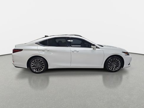 Used 2025 Lexus ES 350 Ultra Luxury image 4