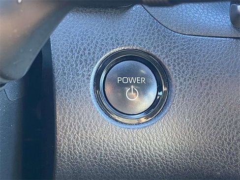 Used 2025 Toyota Camry SE image 24