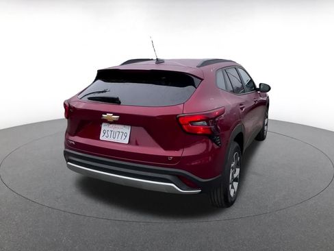 Used 2025 Chevrolet Trax LT image 14