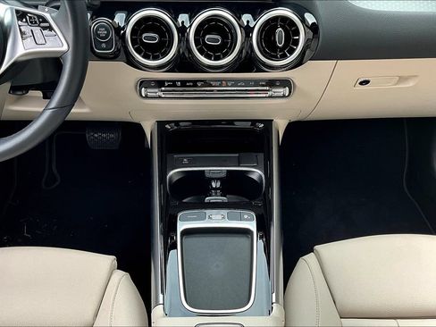 Certified 2025 Mercedes-Benz GLA 250 4MATIC image 24