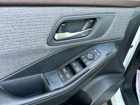 Used 2021 Nissan Rogue SV FWD image 27