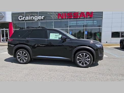 New 2026 Nissan Pathfinder Platinum FWD image 37