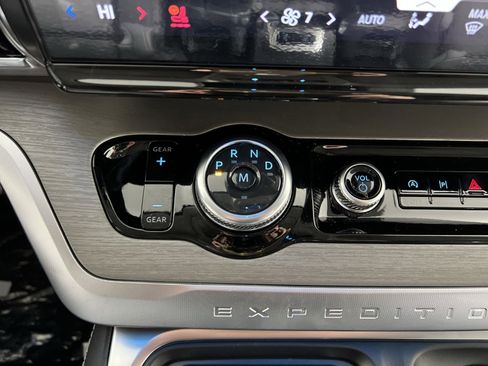 New 2026 Ford Expedition Platinum w/ Driver's Package image 22