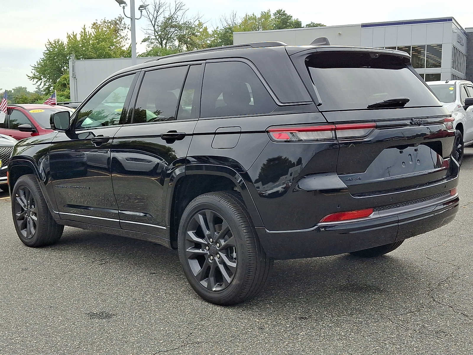 Used 2026 Jeep Grand Cherokee Limited AWD/4WD image 4