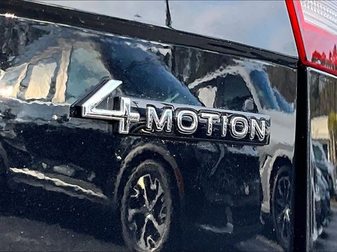 Used 2023 Volkswagen Tiguan SE image 9